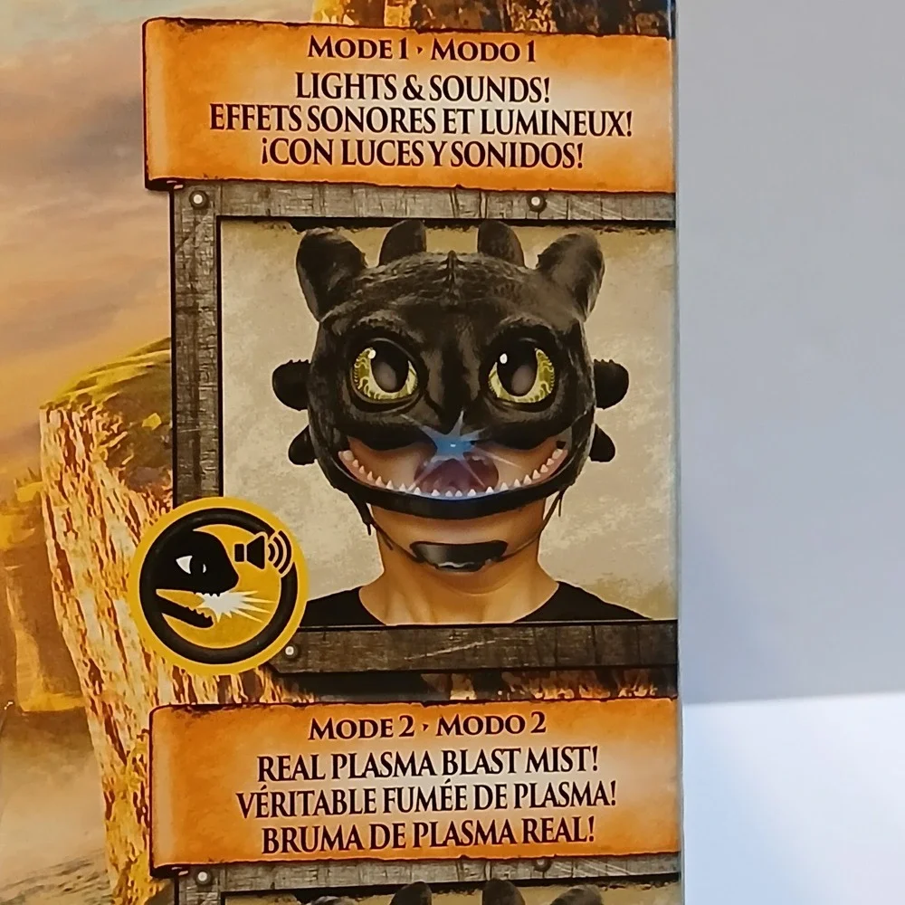 DreamWorks How to Train Your Dragon Toothless Blast & Roar Mask - New In Box!